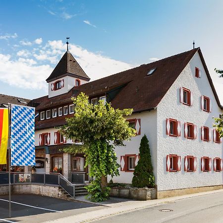 Wirtshaus & Hotel Goldener Greif Edelsfeld Экстерьер фото
